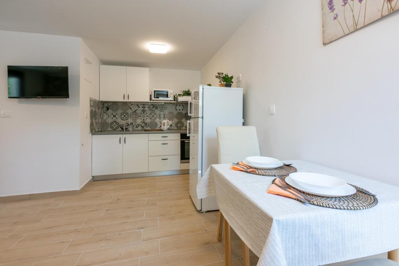 Apartments Kira Crikvenica Eksteriør bilde